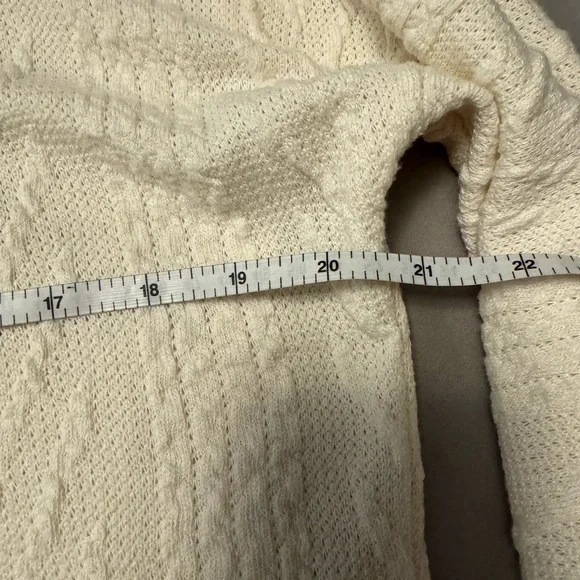 Ivory thin sweater with pattern - Picture 2 of 9
